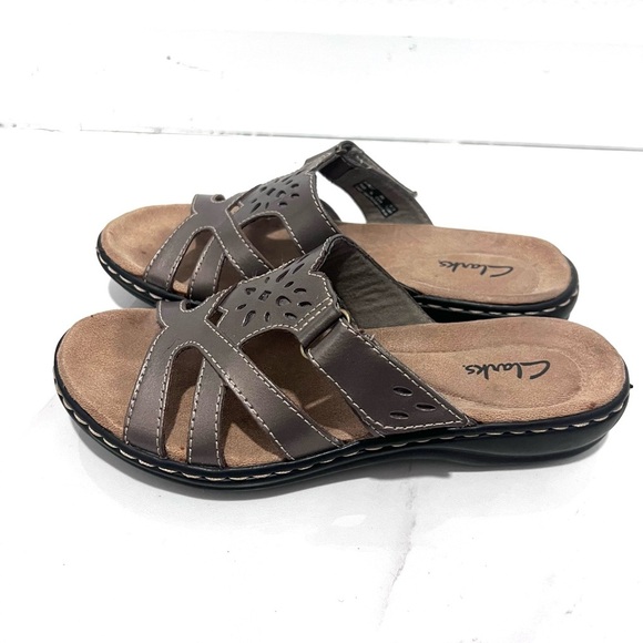 Clarks Brown Slide Sandals 6 - Picture 7 of 8